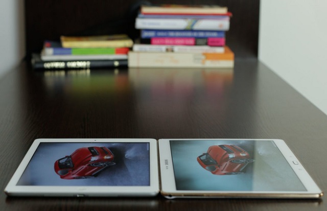 Рис. №9. Два планшета – с SuperAMOLED и IPS матрицами