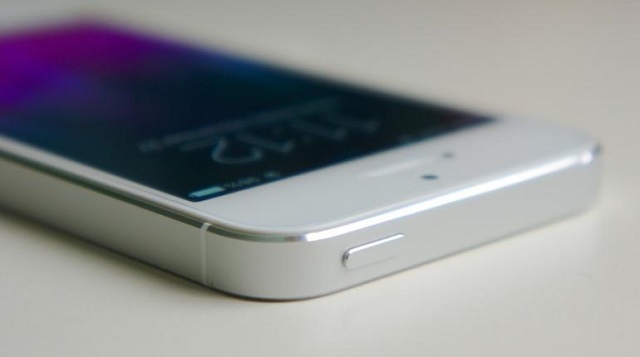 Не работает кнопка блокировки на iPhone 5, 4