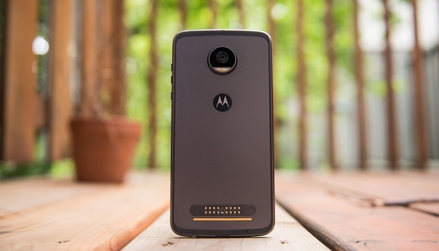 Motorola анонсирует Moto Z2