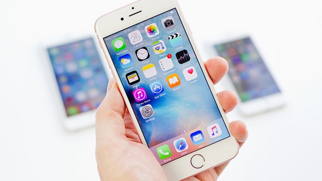 В настоящий момент iPhone привязан к Apple ID