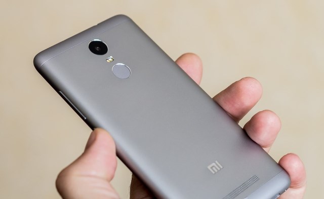 №1. Xiaomi Redmi Note 3 Pro